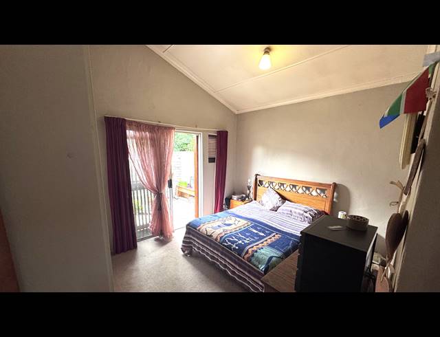 4 BEDROOM FREESTANDING FOR SALE IN VAN RIEBEECK PARK